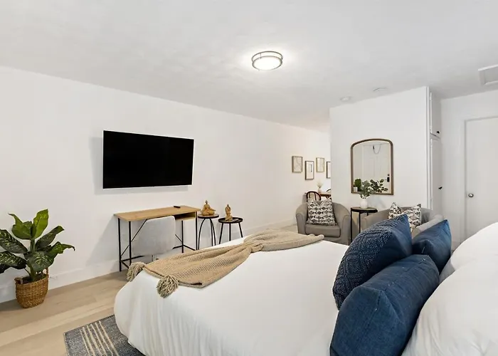 Charming Cozy Studio @ Lake Ridge